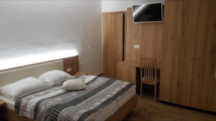 Hotel And Restaurant Ana Hrib-Loski Potok Ngoại thất bức ảnh
